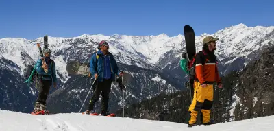 Racketing/ Snowshoeing